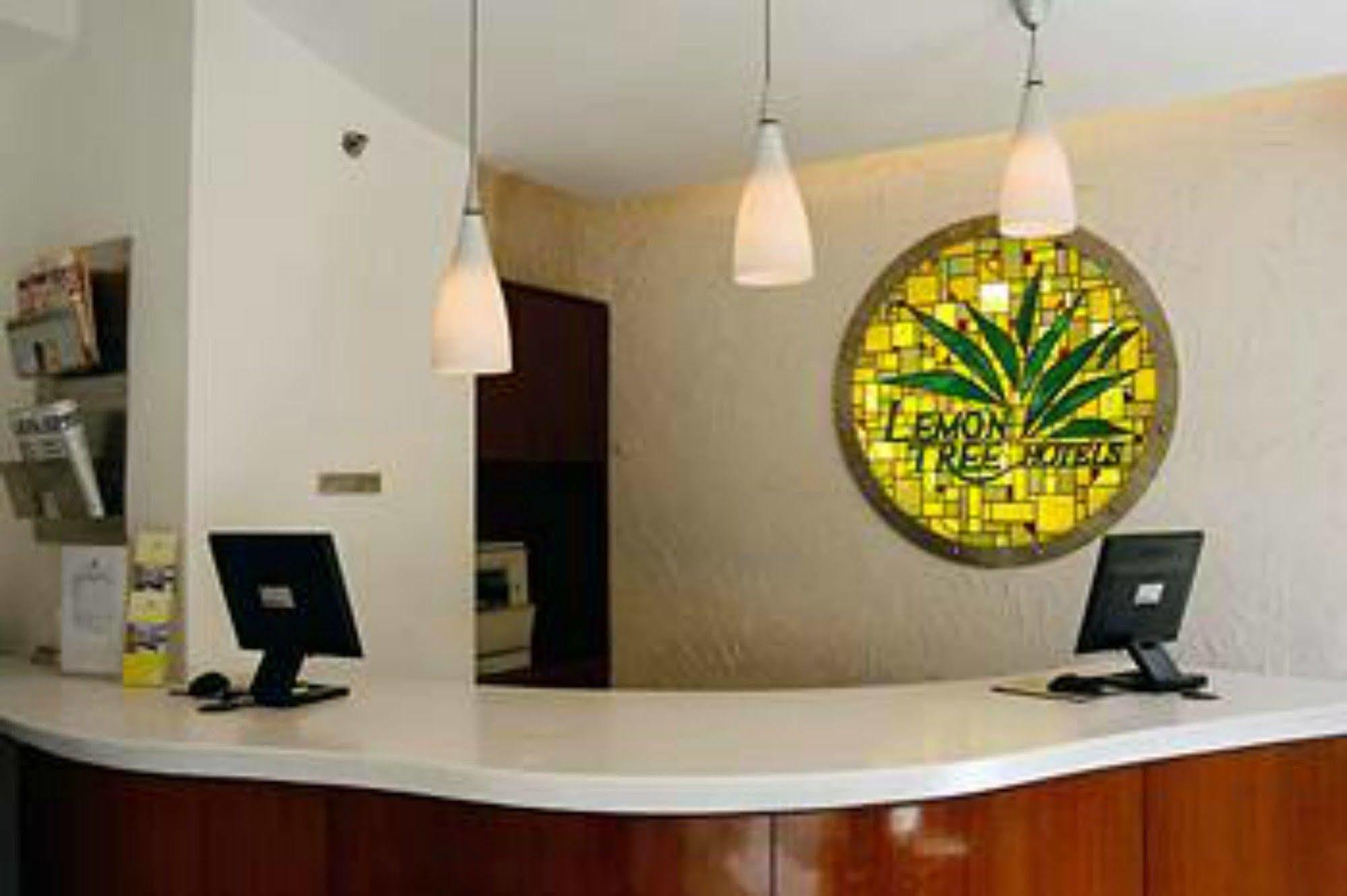 Lemon Tree Hotel, Udyog Vihar, Gurugram Gurgaon Exterior photo